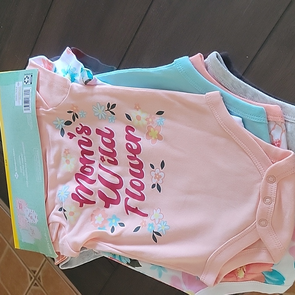 Clothes - Picture 3 of 3